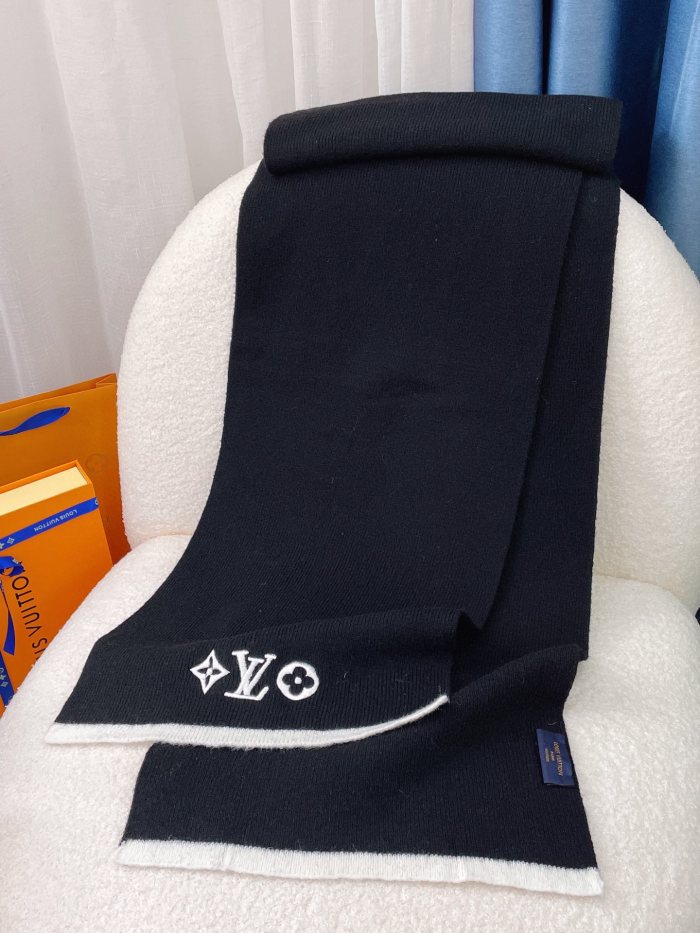 Streetwear Scarf LV 328863 SIZE:35*200cm