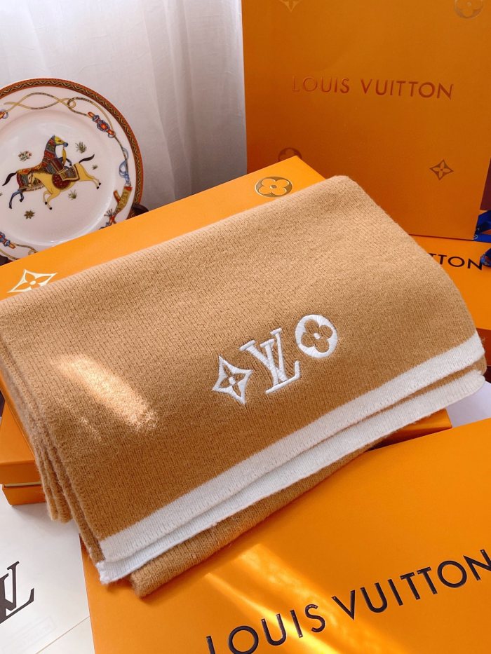 Streetwear Scarf LV 328864 SIZE:35*200cm