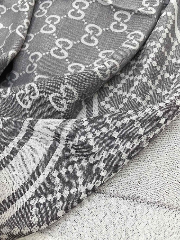 Streetwear Scarf GUCCI 328865 SIZE:140:140cm