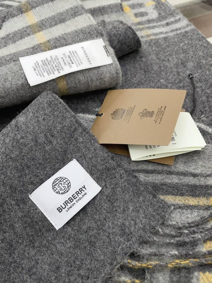 Streetwear Scarf Burberry 328790 SIZE:30*180cm