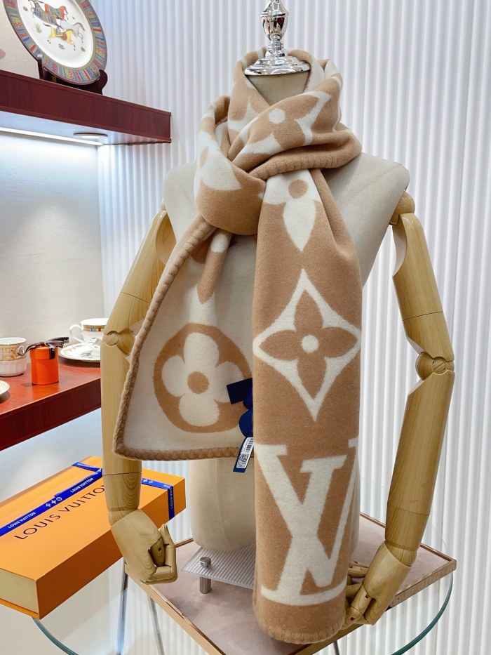 Streetwear Scarf LV 328765 SIZE:240*26cm