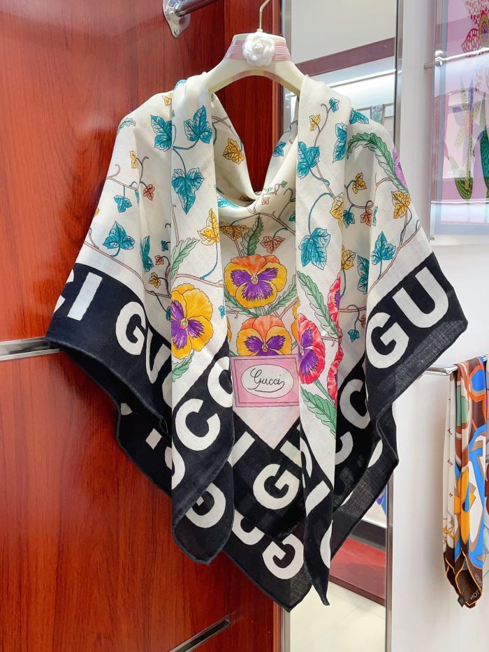 Streetwear Scarf GUCCI 328777 SIZE:140*140.cm