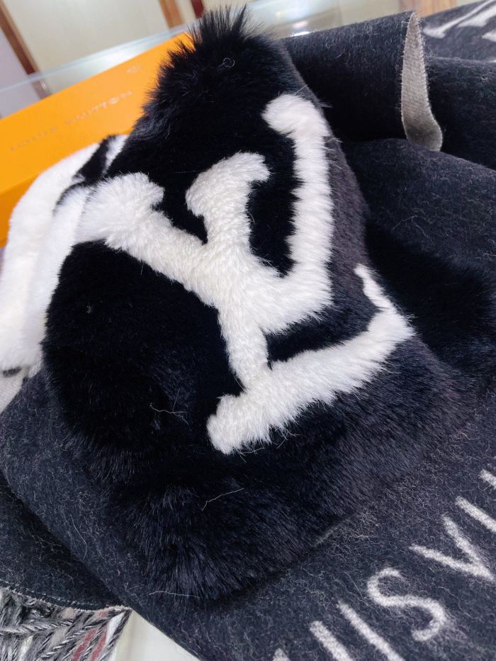 Streetwear Scarf LV 328795 SIZE:90cm*90cm