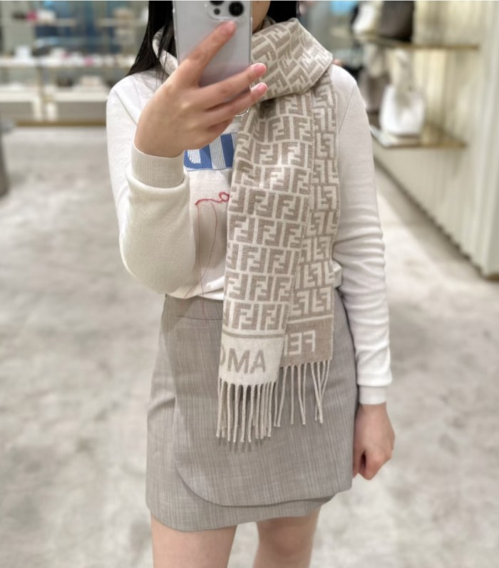 Streetwear Scarf FENDI 328753 SIZE:30x180cm
