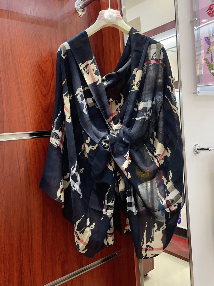 Streetwear Scarf Burberry 328773 SIZE:220cm*70cm