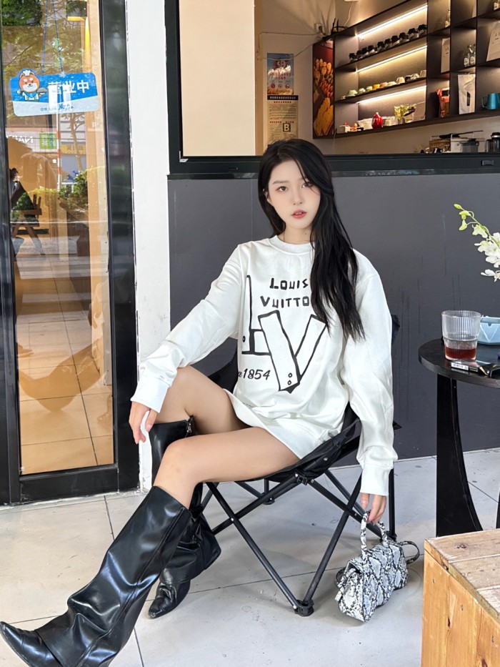 Clothes Louis Vuitton 1101