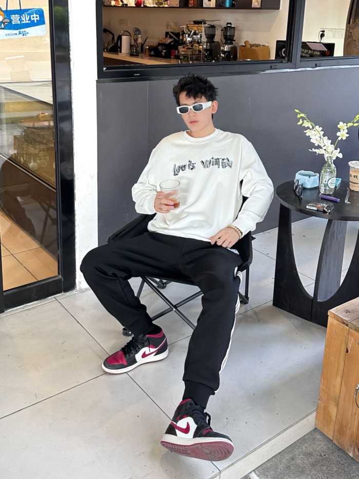 Clothes Louis Vuitton 1102