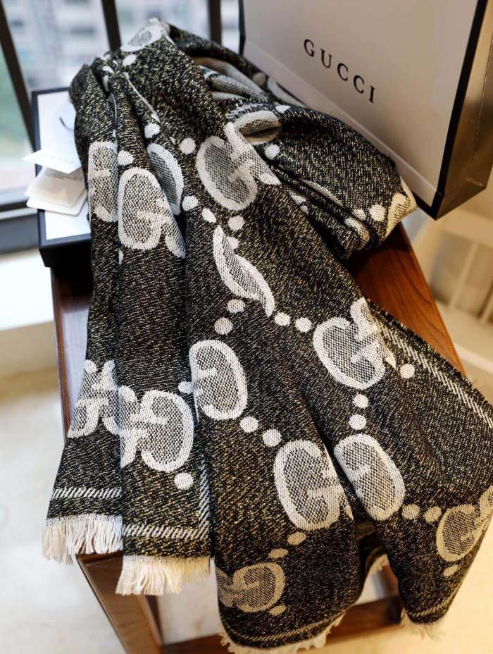 Streetwear Scarf GUCCI 328735 SIZE:45*195cm