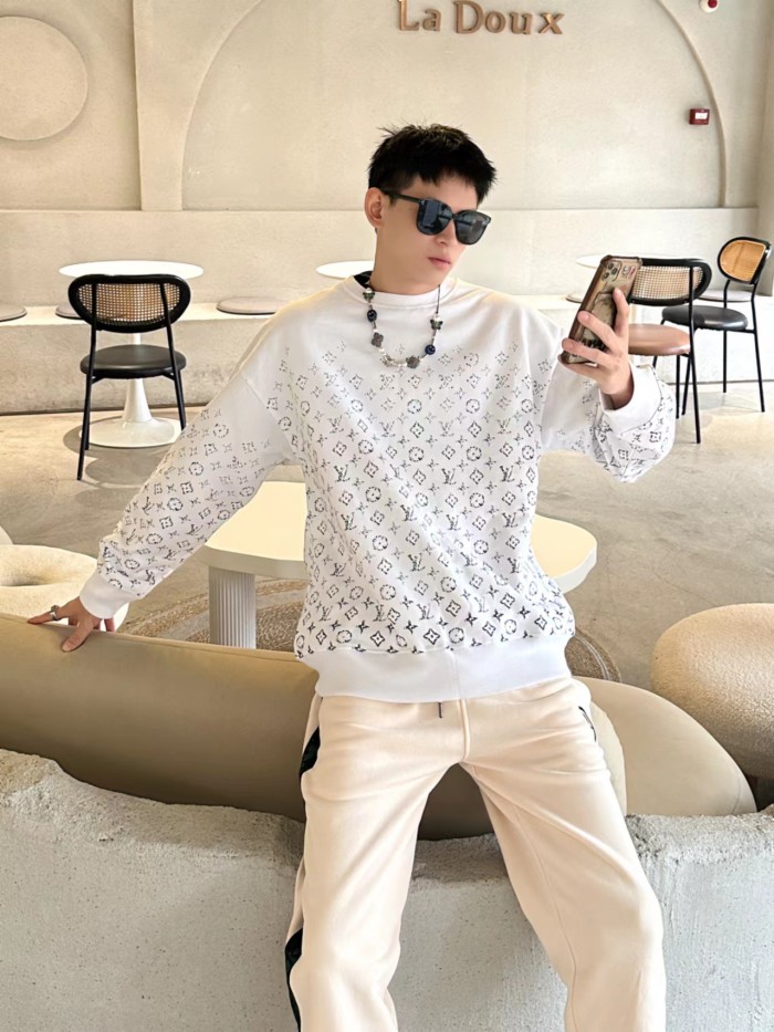 Clothes Louis Vuitton 1109