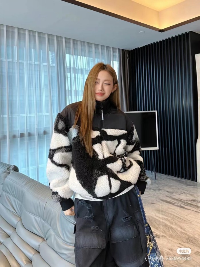 Clothes Louis Vuitton 1104