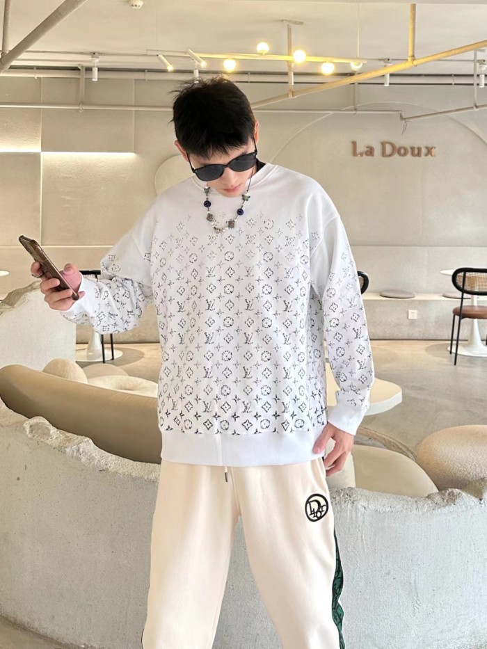 Clothes Louis Vuitton 1109