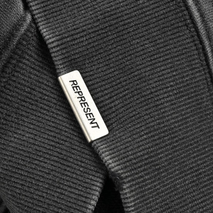 Clothes Represent 39