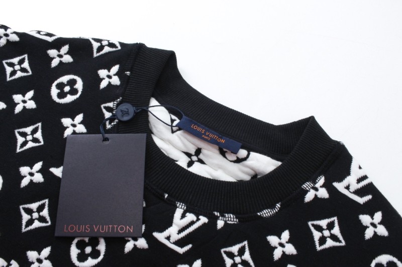 Clothes Louis Vuitton 1114