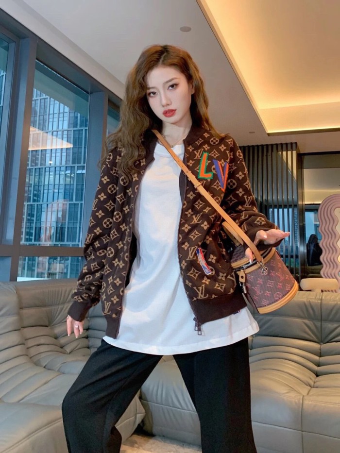 Clothes Louis Vuitton 1112