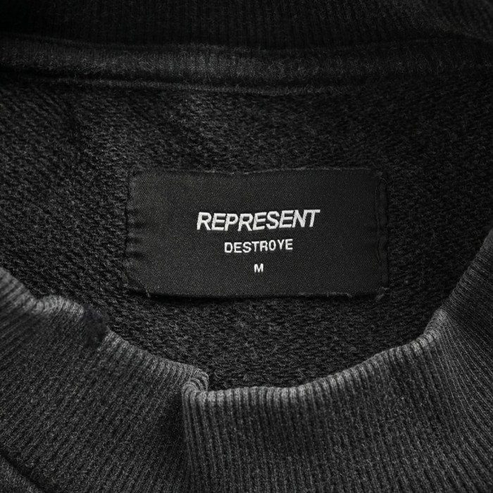 Clothes Represent 39