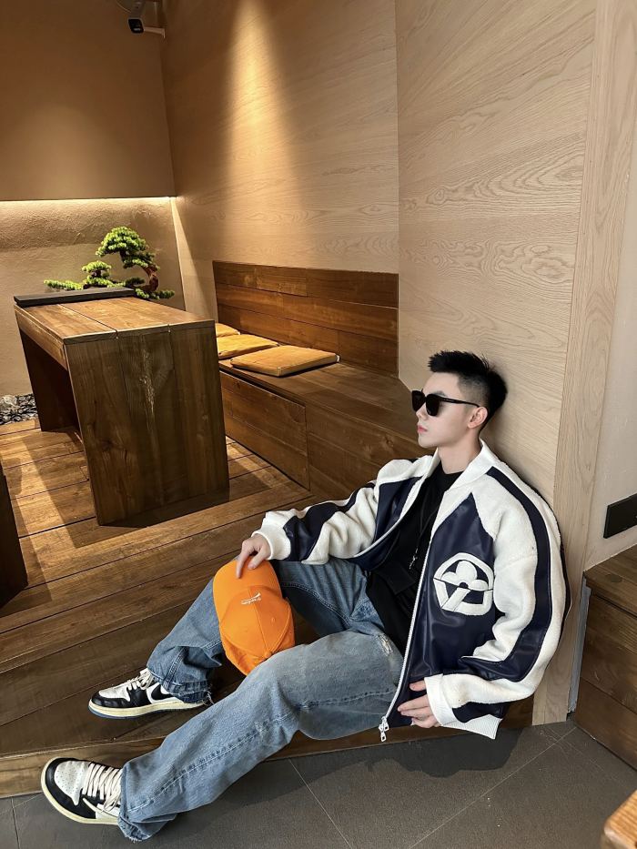 Clothes Louis Vuitton 1122