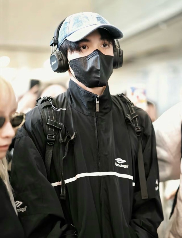 Clothes Balenciaga 823