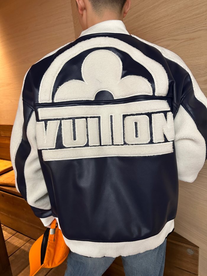 Clothes Louis Vuitton 1122