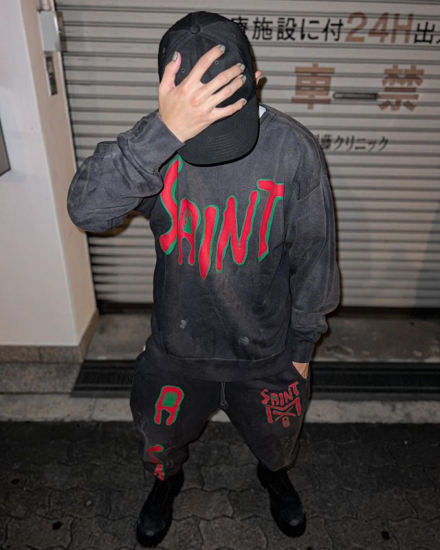 Clothes Saint Michael 34