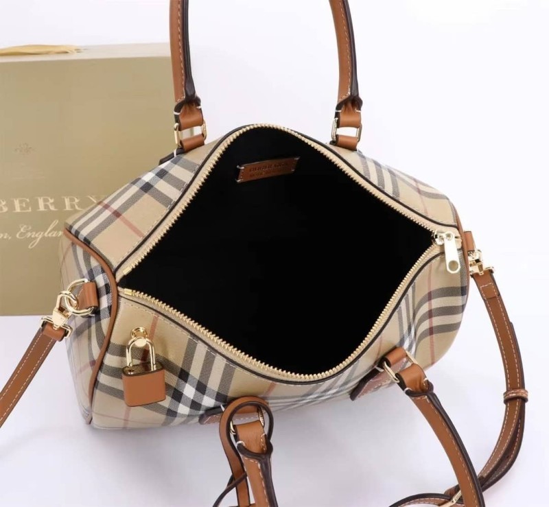 Handbag Burberry 40569460 size 30*15*21 cm