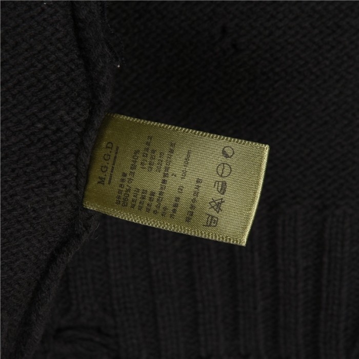 Clothes UNDERMYCAR 1