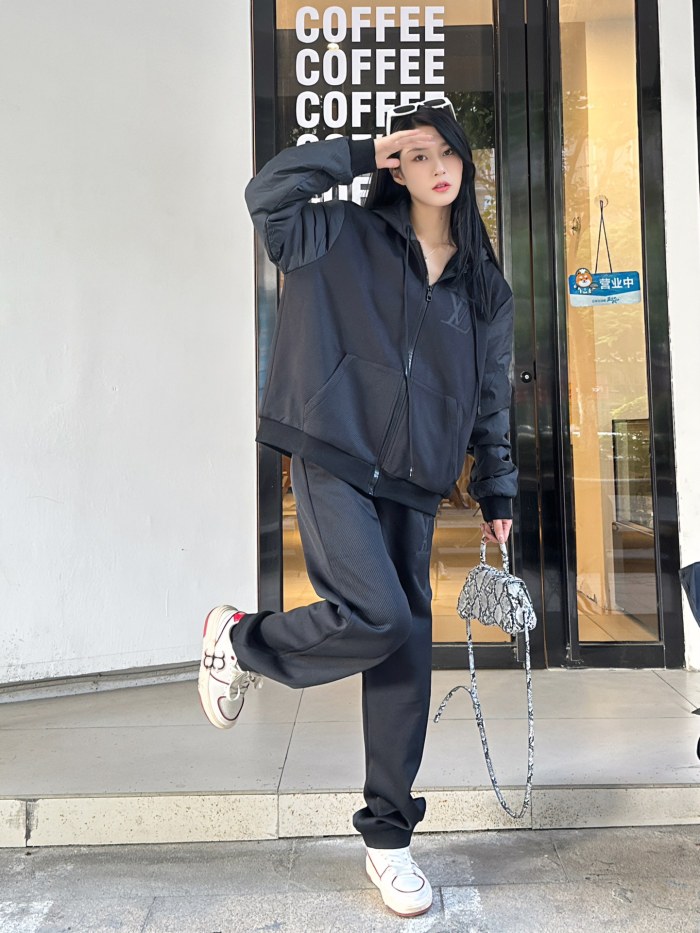 Clothes Louis Vuitton 1160