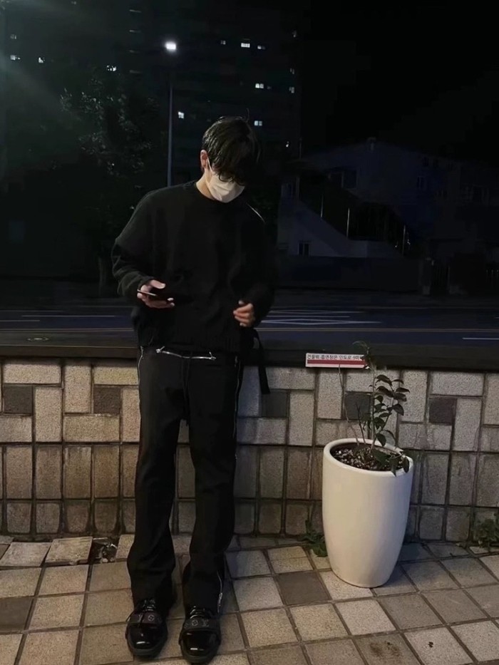 Clothes UNDERMYCAR 1