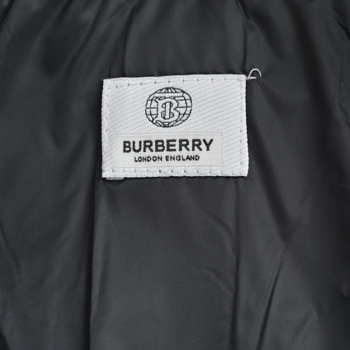 Clothes Burberry 700