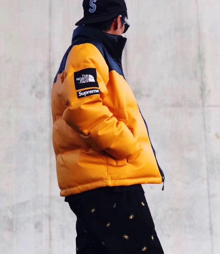 Clothes SUPREME X TNF 3