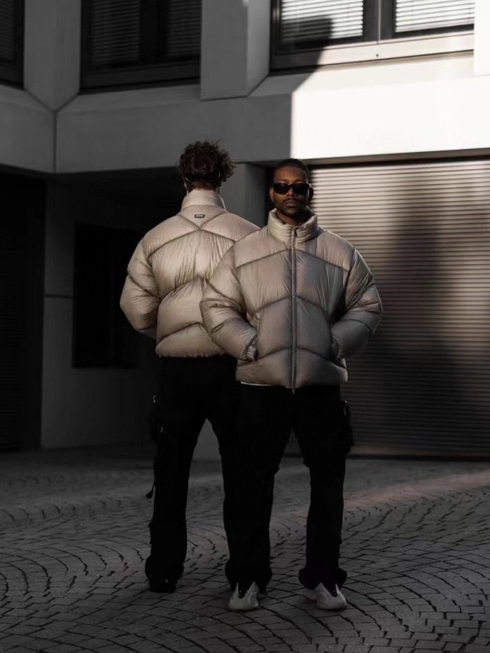 Clothes Represent 44