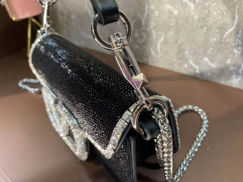 Handbag Valentino V0134 size 20*11*5 cm