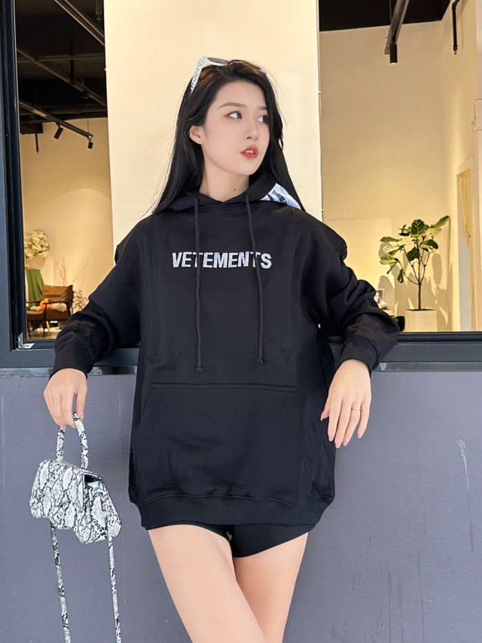 Clothes VETEMENTS 1