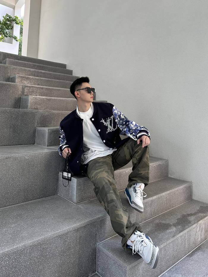 Clothes Louis Vuitton 1203