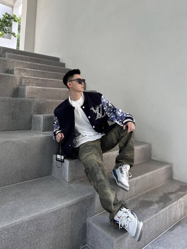 Clothes Louis Vuitton 1203