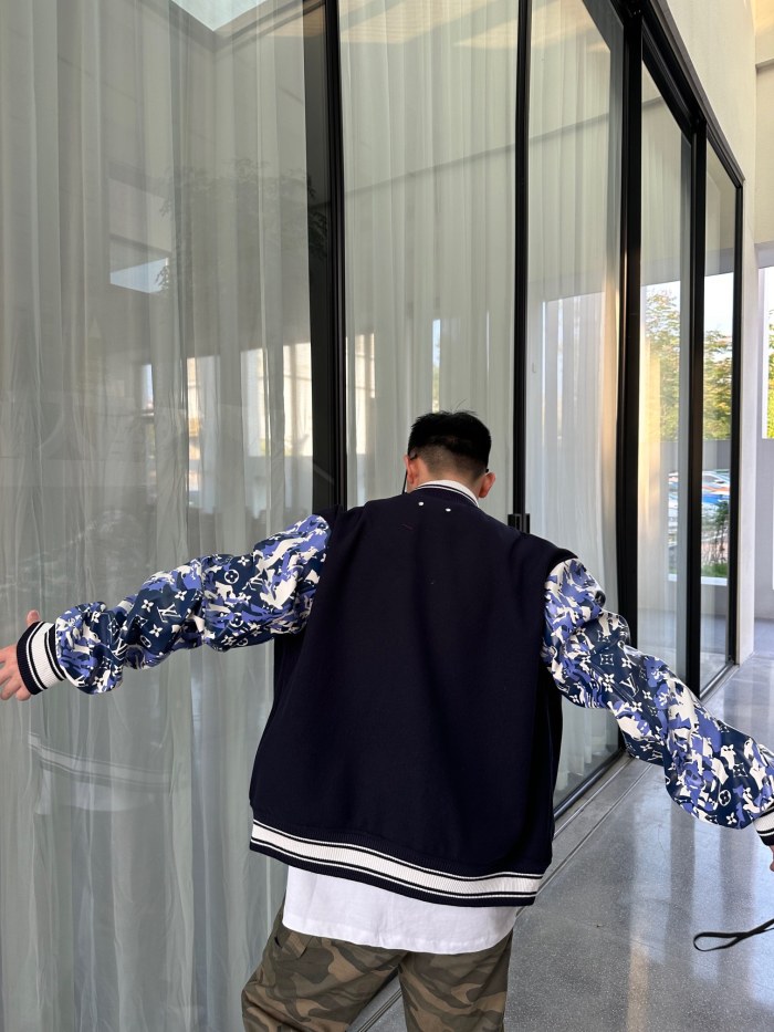 Clothes Louis Vuitton 1203