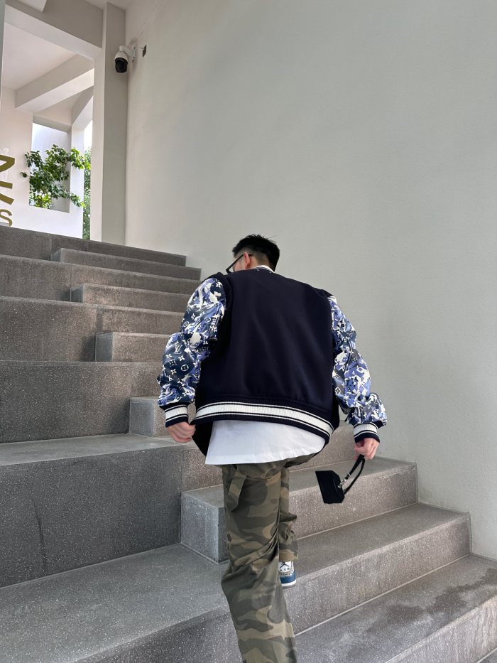 Clothes Louis Vuitton 1203