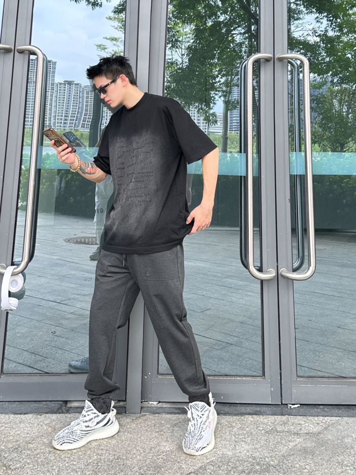 Clothes Louis Vuitton 1200