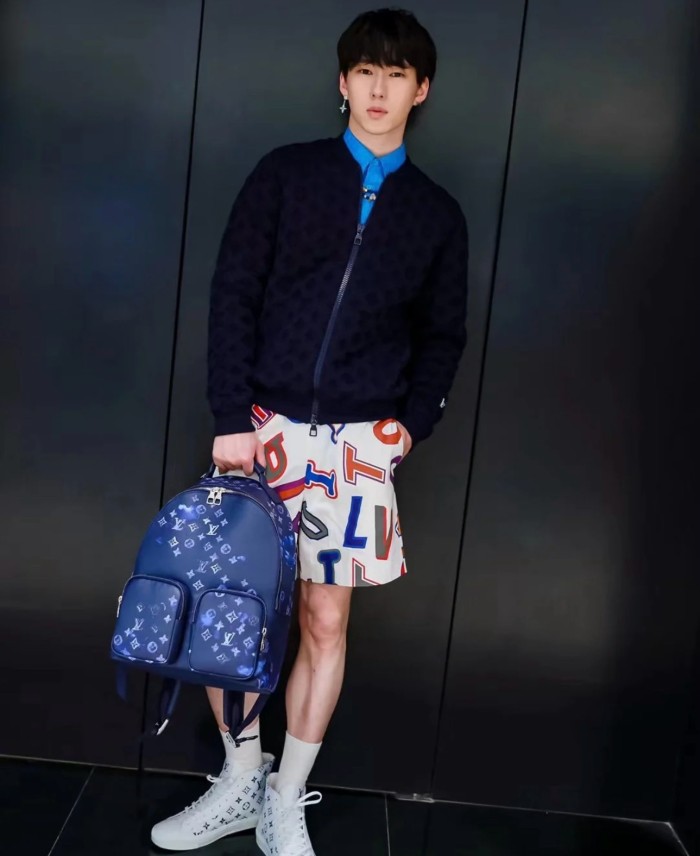 Clothes Louis Vuitton 1201