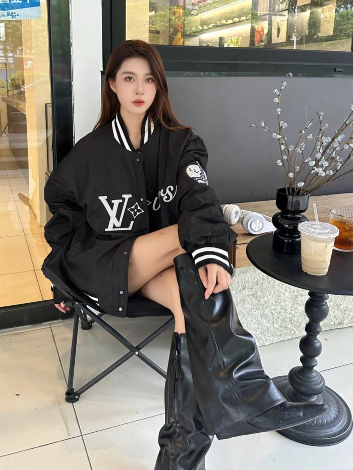 Clothes Louis Vuitton 1231