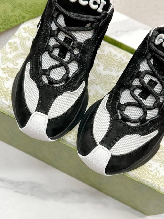 Gucci Run sneakers black suede