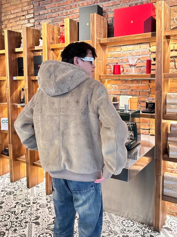 Clothes Louis Vuitton 1237