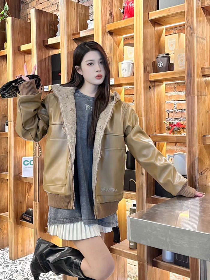 Clothes Louis Vuitton 1237