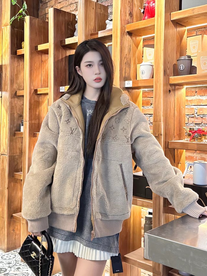 Clothes Louis Vuitton 1237