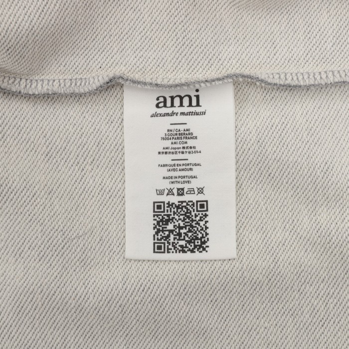 Clothes AMI 82