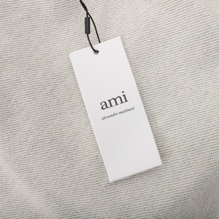 Clothes AMI 82
