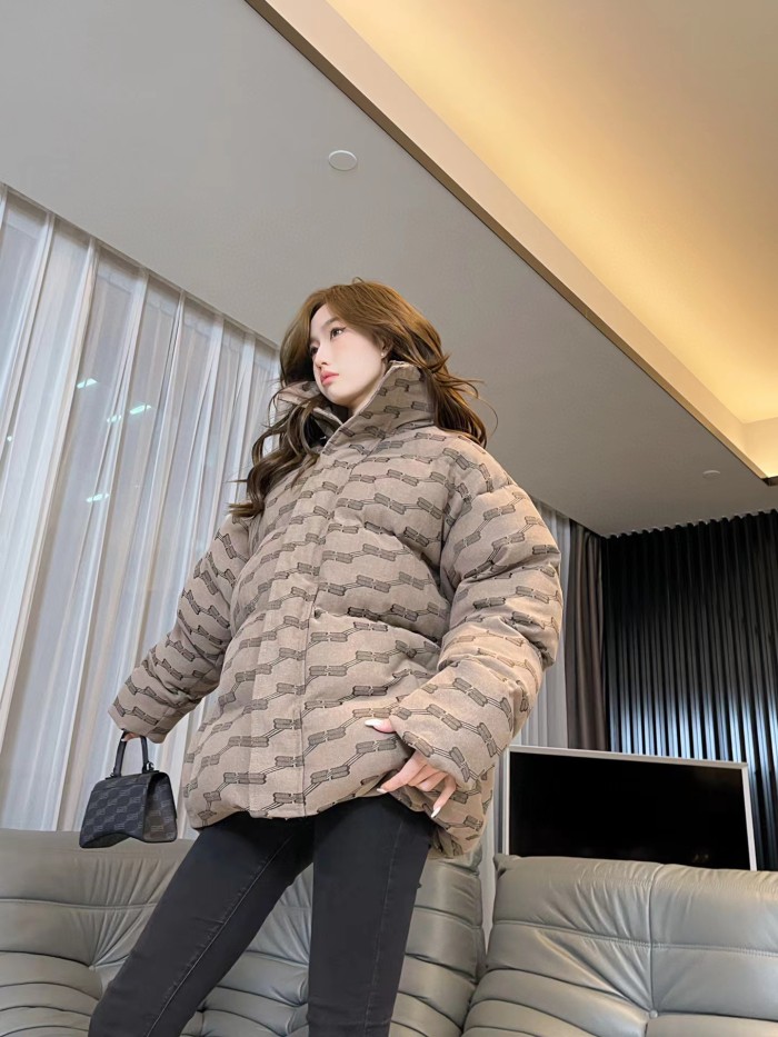 Clothes Balenciaga 909
