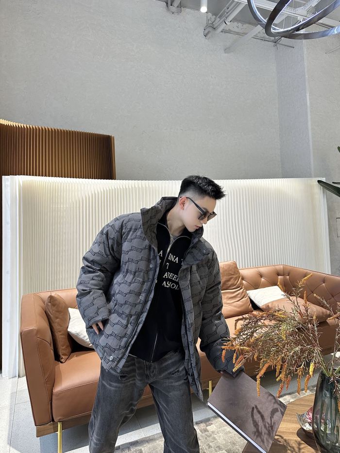 Clothes Balenciaga 908