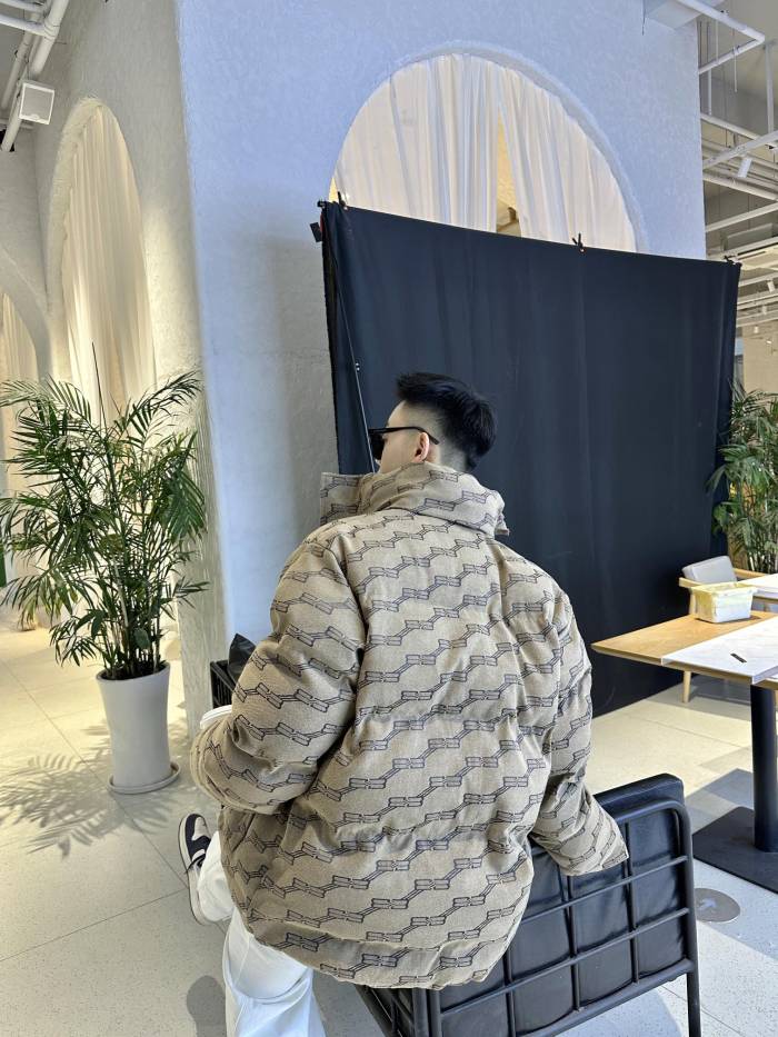 Clothes Balenciaga 909