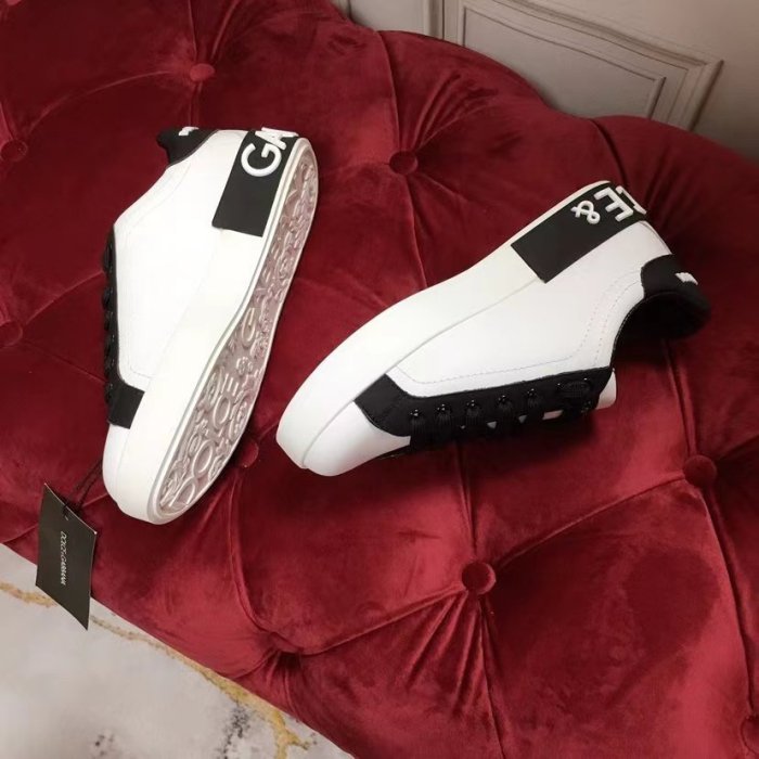 Dolce & Gabbana Low Tops Sneakers 233