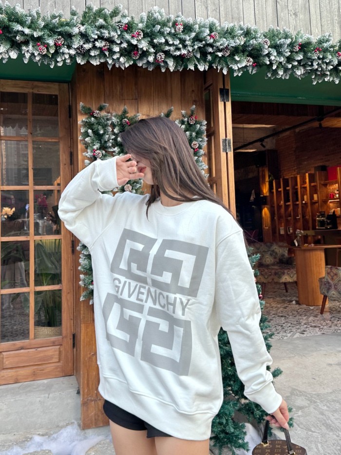 Clothes Givenchy 323